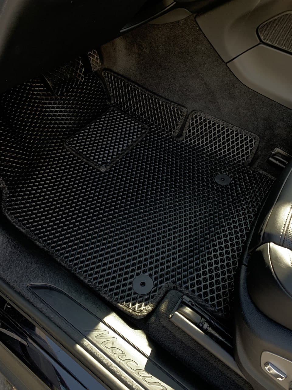 Dywaniki samochodowe EVA - montaż w aucie