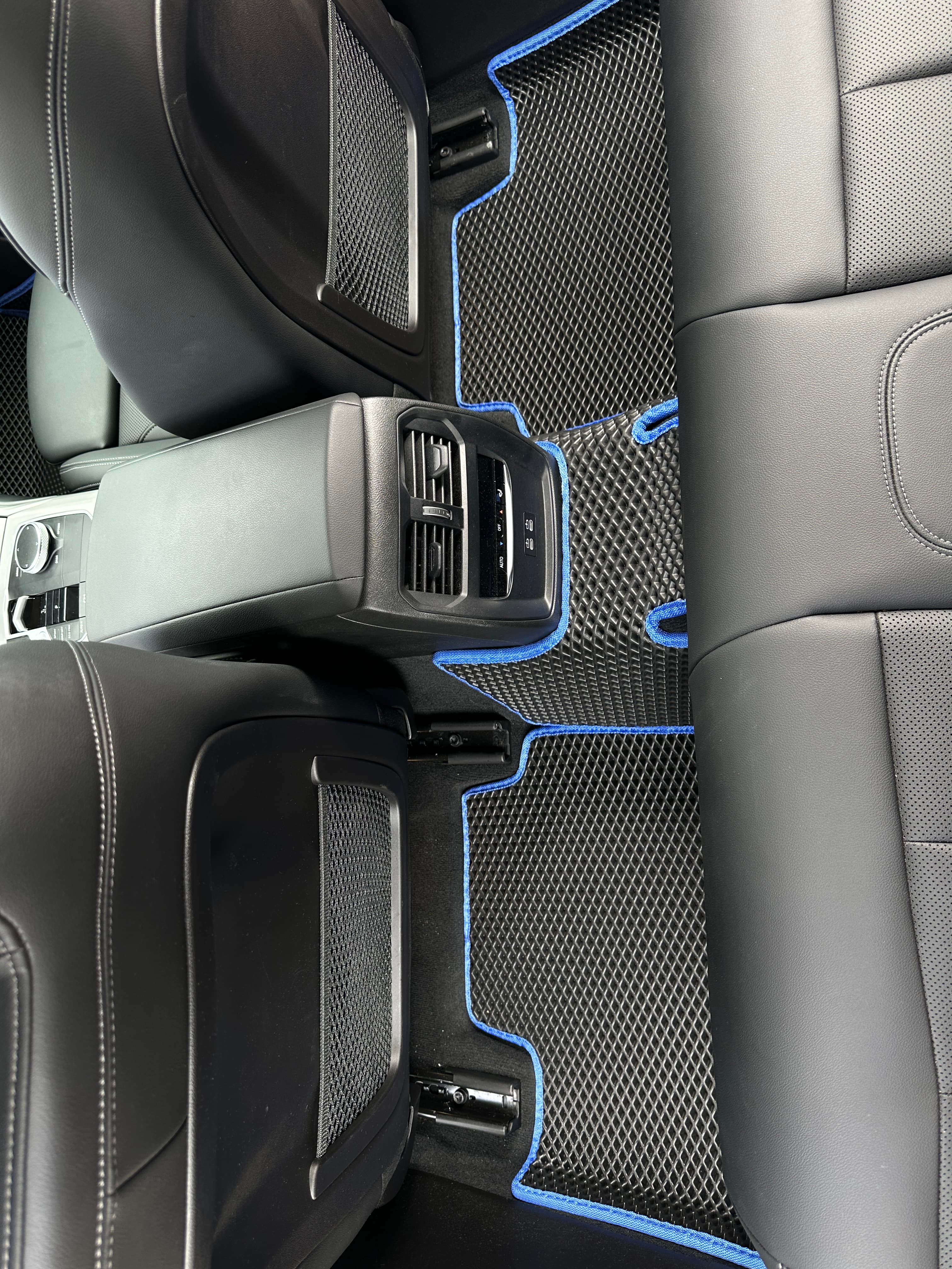 Dywaniki samochodowe EVA - różne modele samochodów