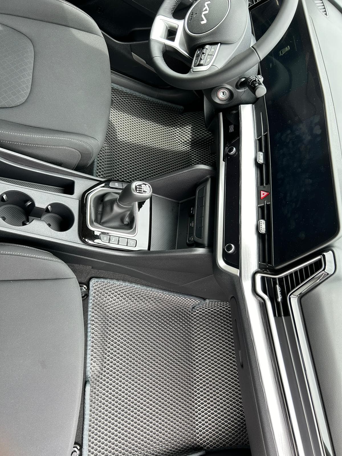 Dywaniki samochodowe EVA - kompletny zestaw