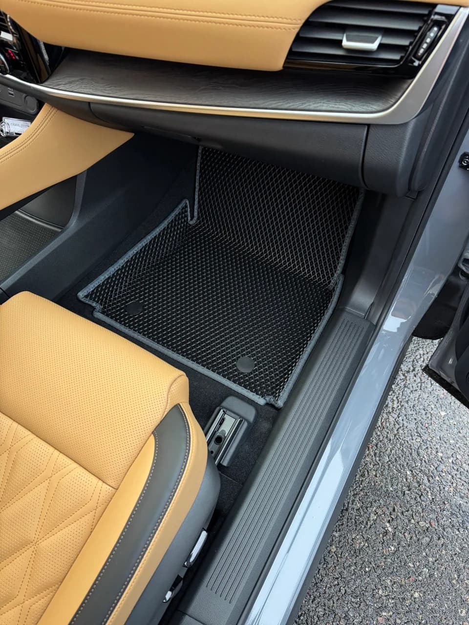 Dywaniki samochodowe EVA - detal