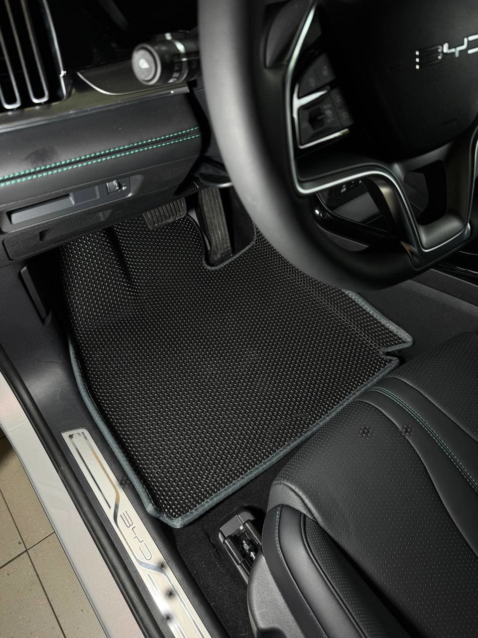 Dywaniki w kolorze Czarny